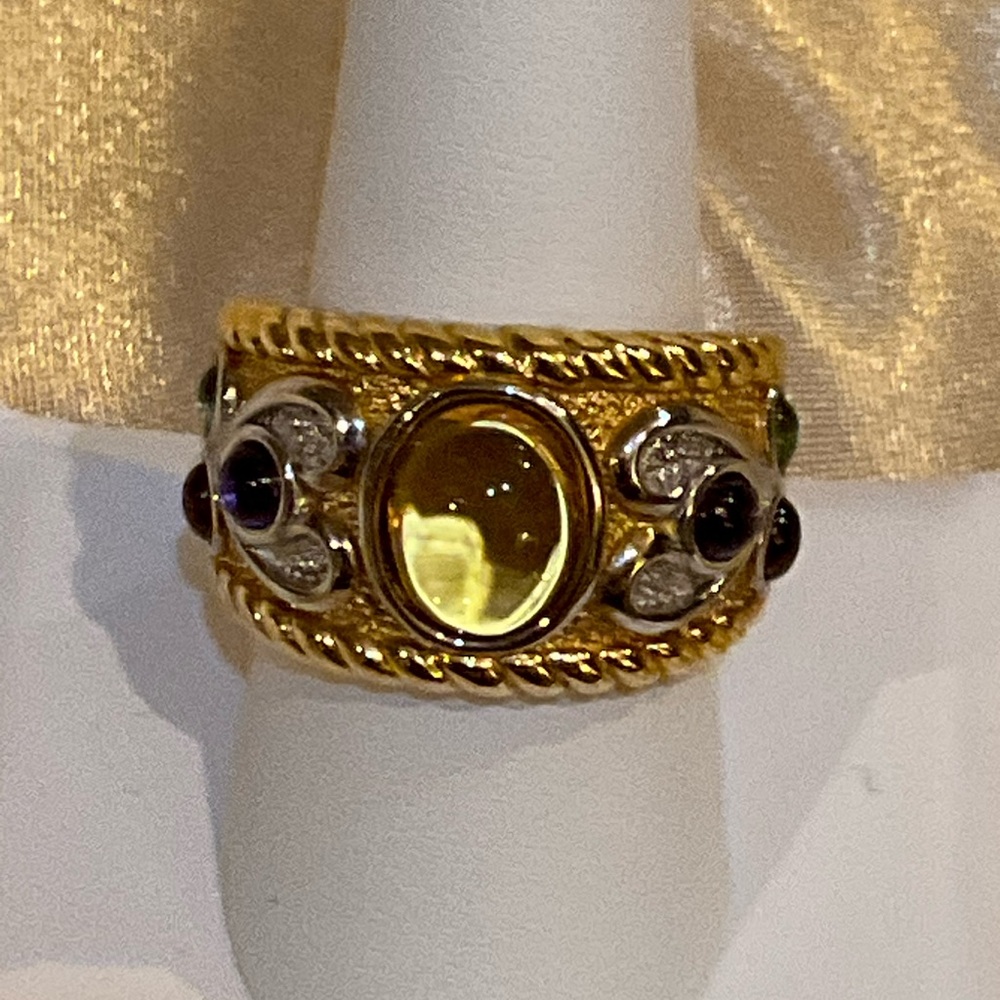 Elegant 14kt Yellow Gold Ring with White Gold Accents and Carbachon Gemstones